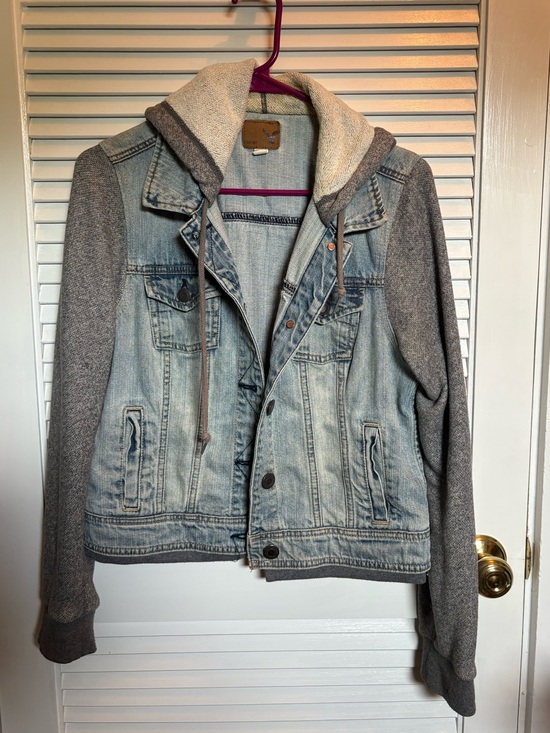 American Eagle Outfitters Jackets & Blazers - American Eagle Jean Jacket/Sweatshirt Jacket — Size Large